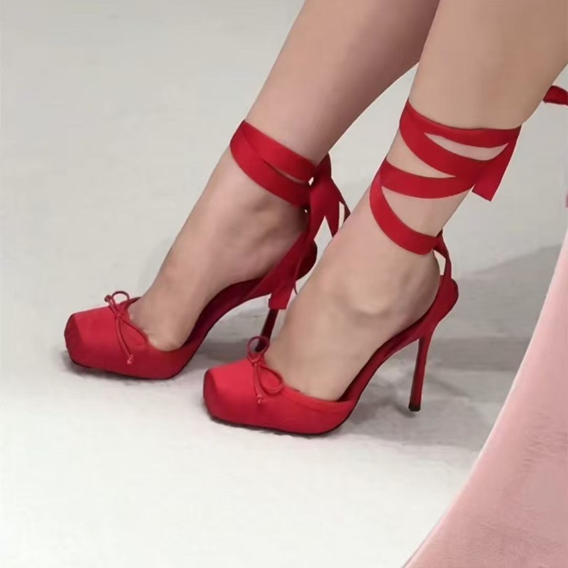 Sapatos de Salto Alto Vermelho - Ankle Strap Heels avaliação e preço