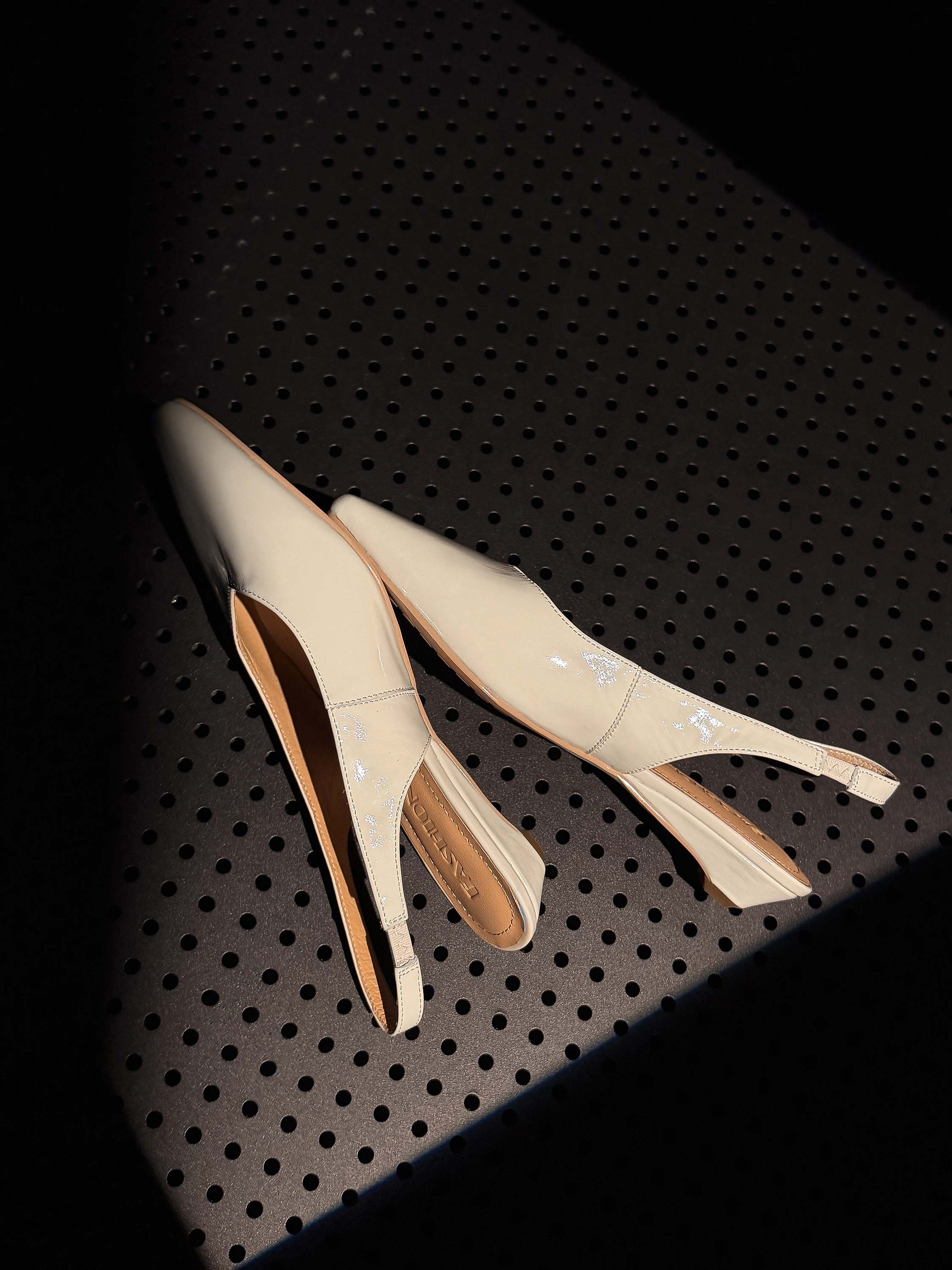 Sapatos de Salto Baixo em Cour - Women Shoes Brand avaliação e preço